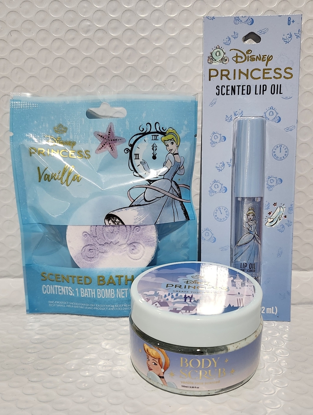 Disney Princess Cinderella Body Scrub, Bath Bomb & Lip Oil
